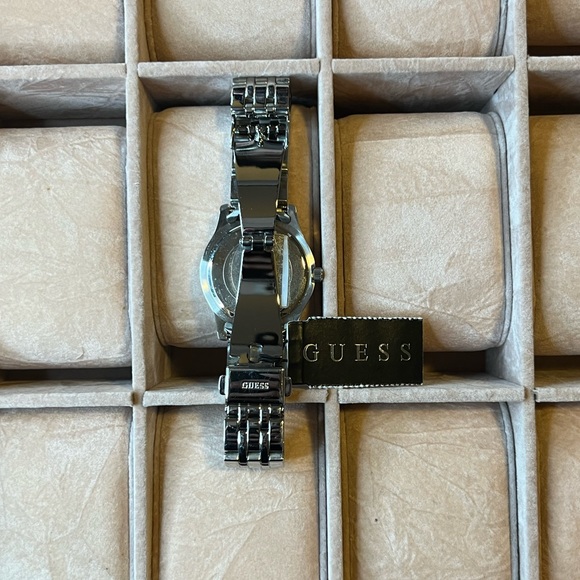 GUESS CENTRAL PARK Watch Women W0769L1 - Picture 3 of 6